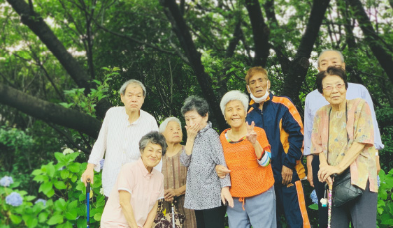利用者さんとお出かけで行った公園でパチリ！